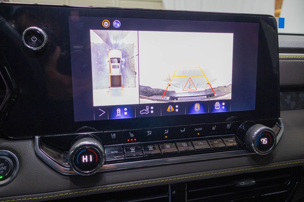 Certified 2025 Chevrolet Colorado ZR2 w/ Technology Package image 19