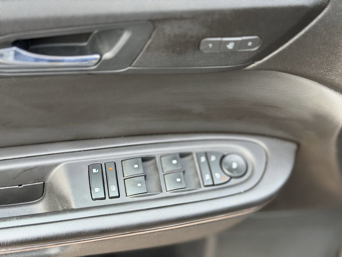 Used 2017 Chevrolet Traverse Premier AWD/4WD image 19