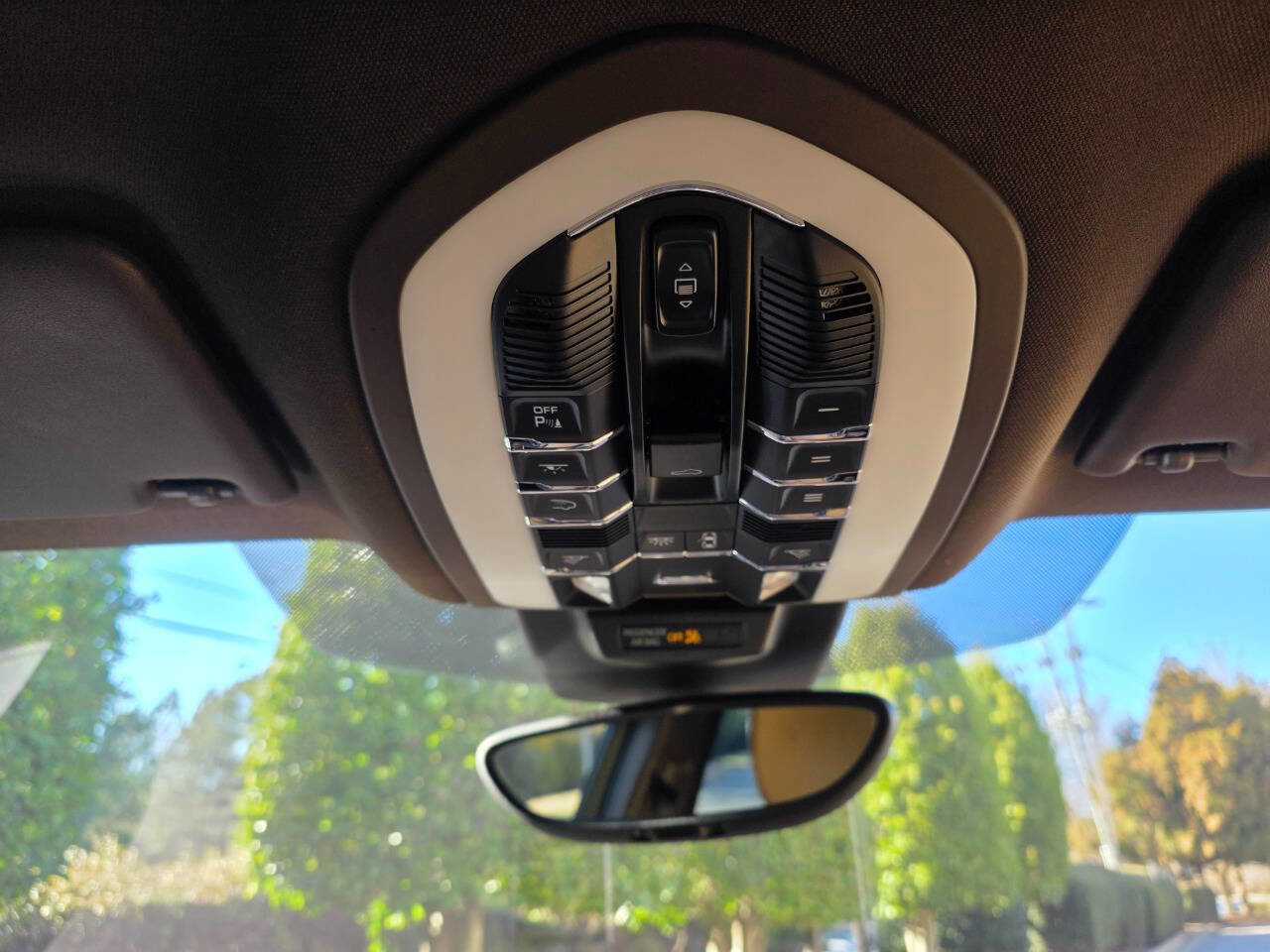 Used 2017 Porsche Macan GTS image 31