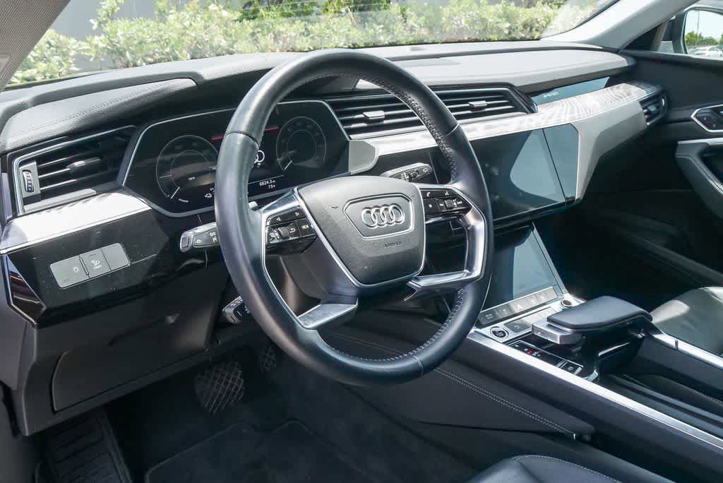 Used 2021 Audi e-tron Premium w/ Convenience Plus Package AWD/4WD image 18