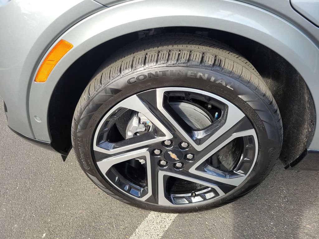 New 2026 Chevrolet Equinox EV LT image 33