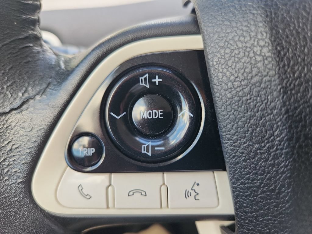 Used 2016 Toyota Prius Three Touring FWD image 20