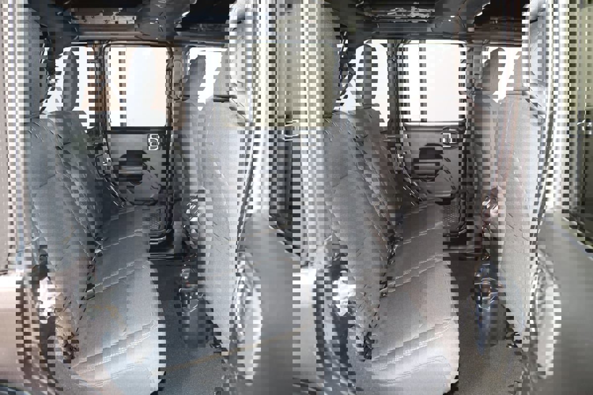 Used 2024 Jeep Wrangler Willys image 13