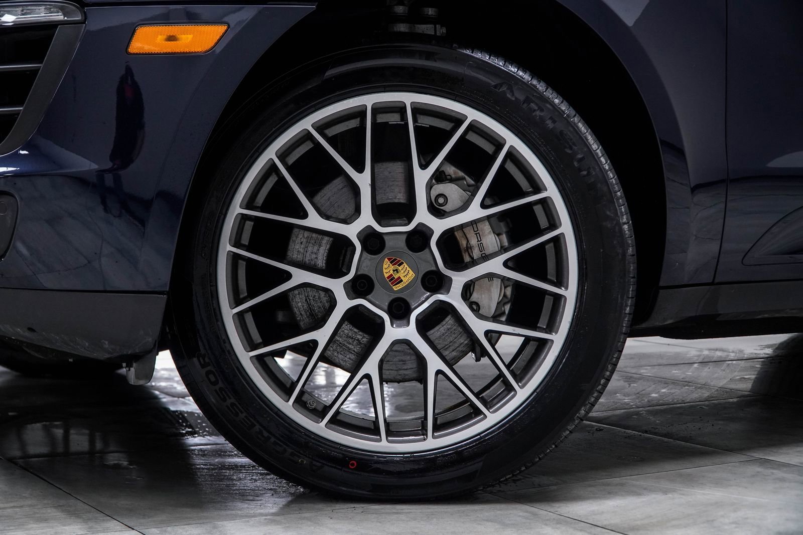 Used 2018 Porsche Macan S image 2