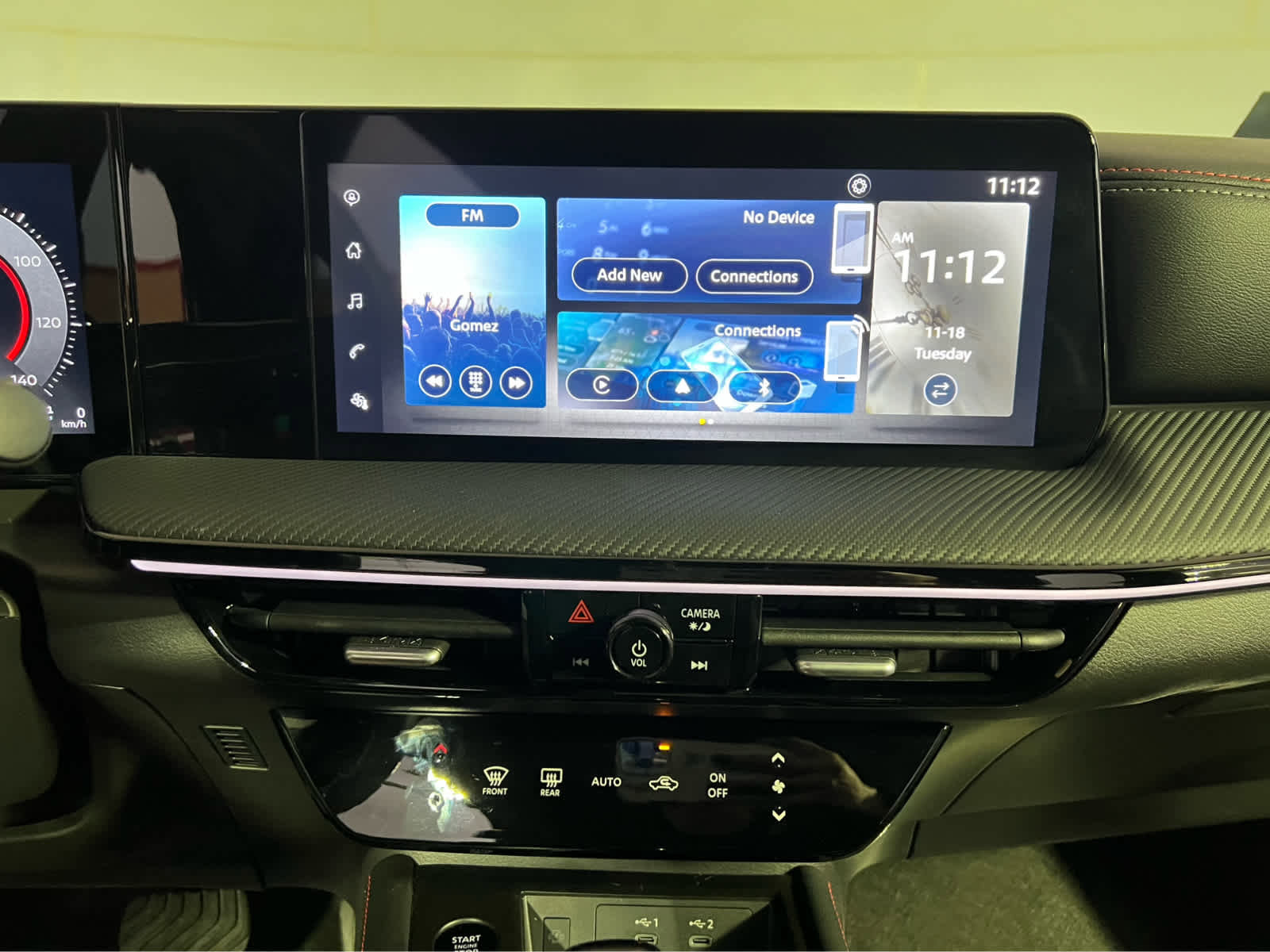 Used 2025 Nissan Kicks SR image 11