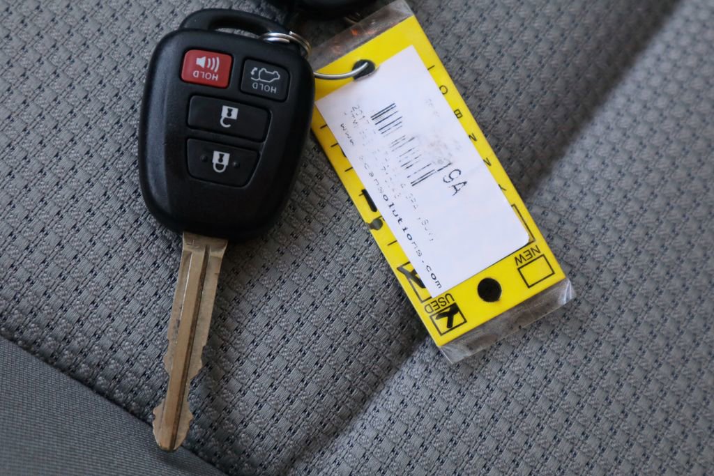 Used 2017 Toyota RAV4 XLE image 29