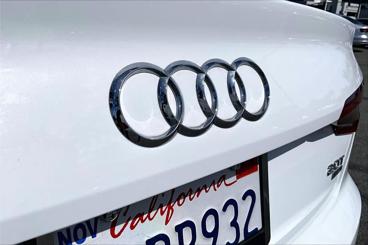 Used 2018 Audi A4 2.0T Ultra Premium w/ 18" Wheel Package FWD image 29