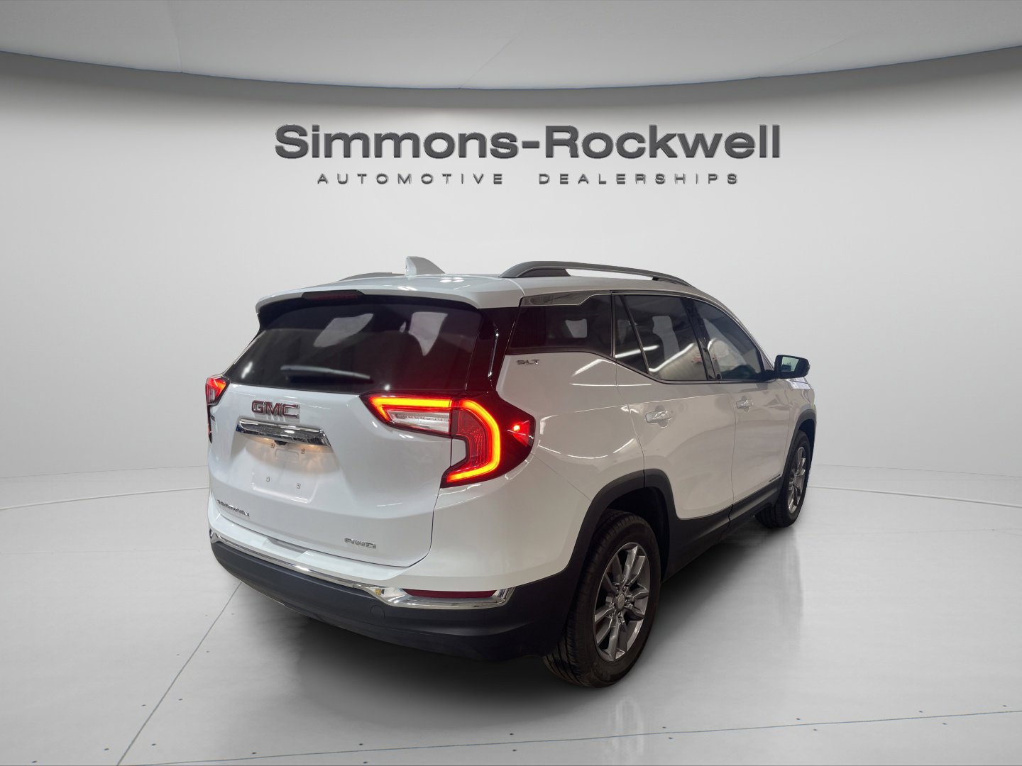 Used 2024 GMC Terrain SLT image 5