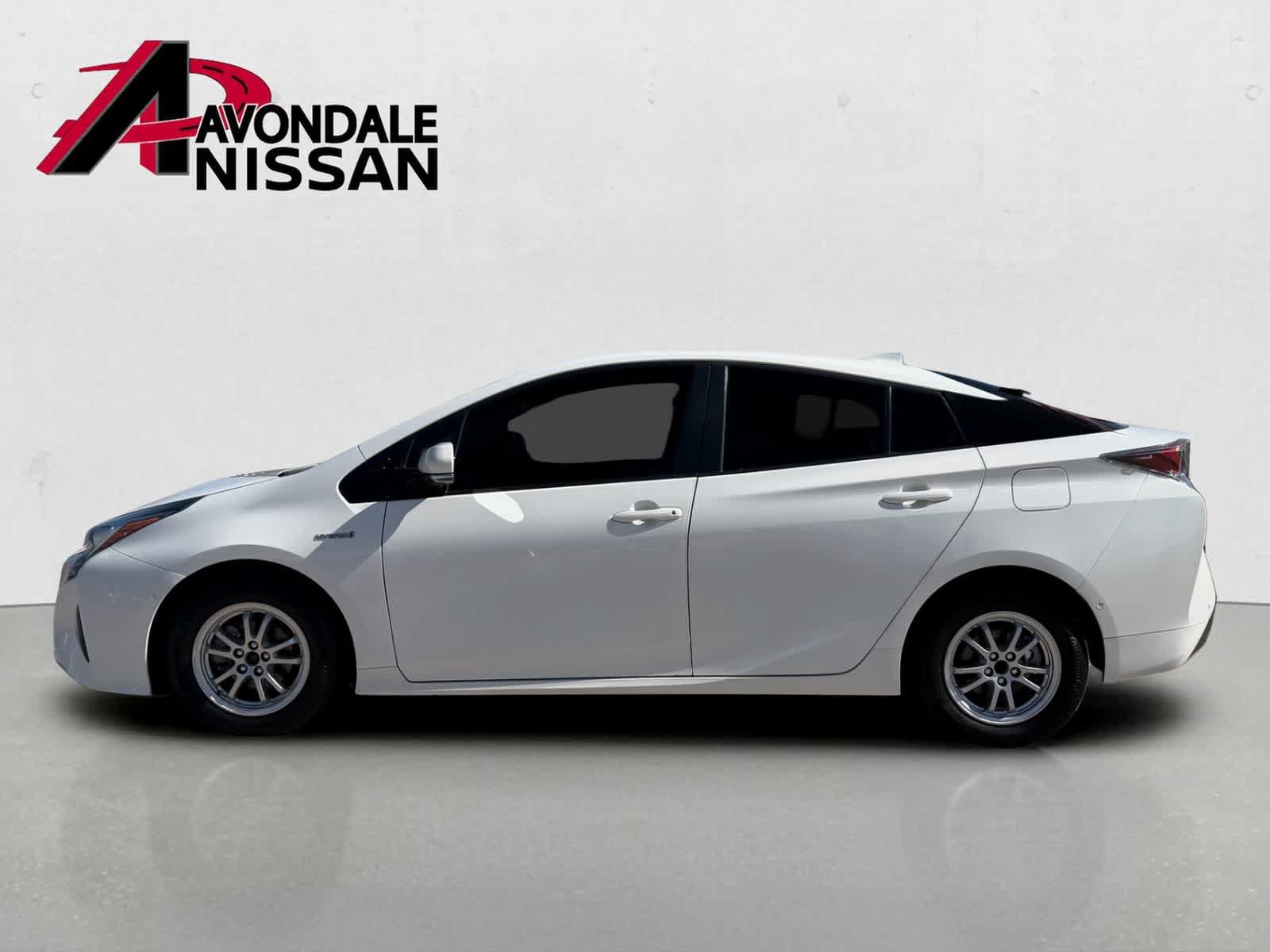 Used 2018 Toyota Prius Three FWD image 3