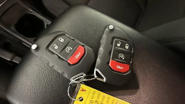 Used 2023 Jeep Wrangler Unlimited w/ Cold Weather Group AWD/4WD image 20