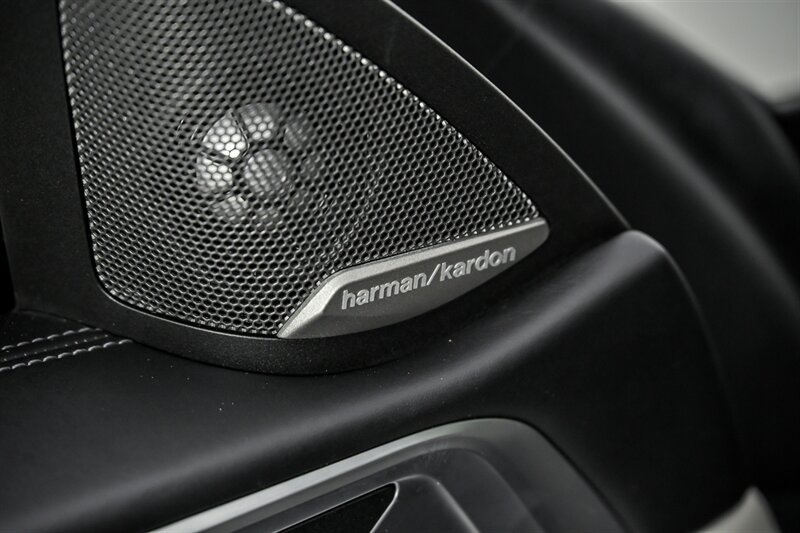 Used 2021 BMW M4 Competition w/ Executive Package RWD image 16