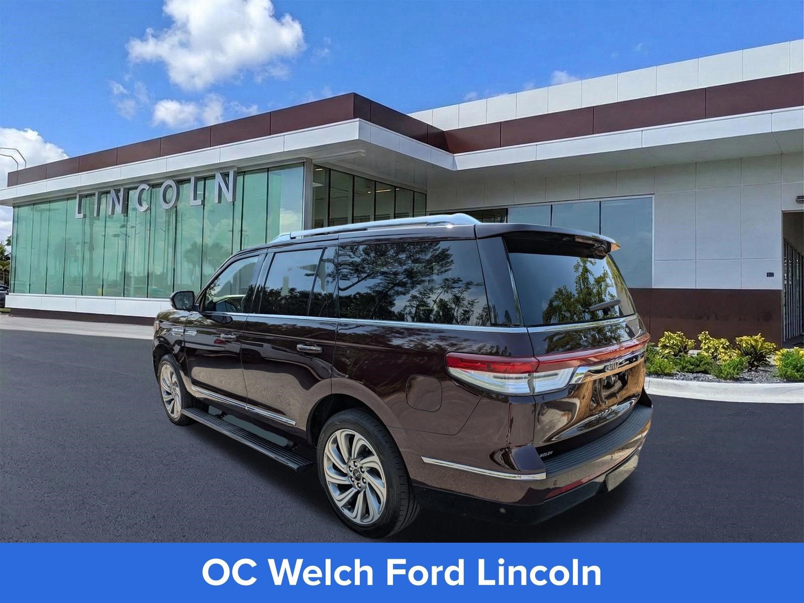 Certified 2023 Lincoln Navigator Reserve RWD image 4