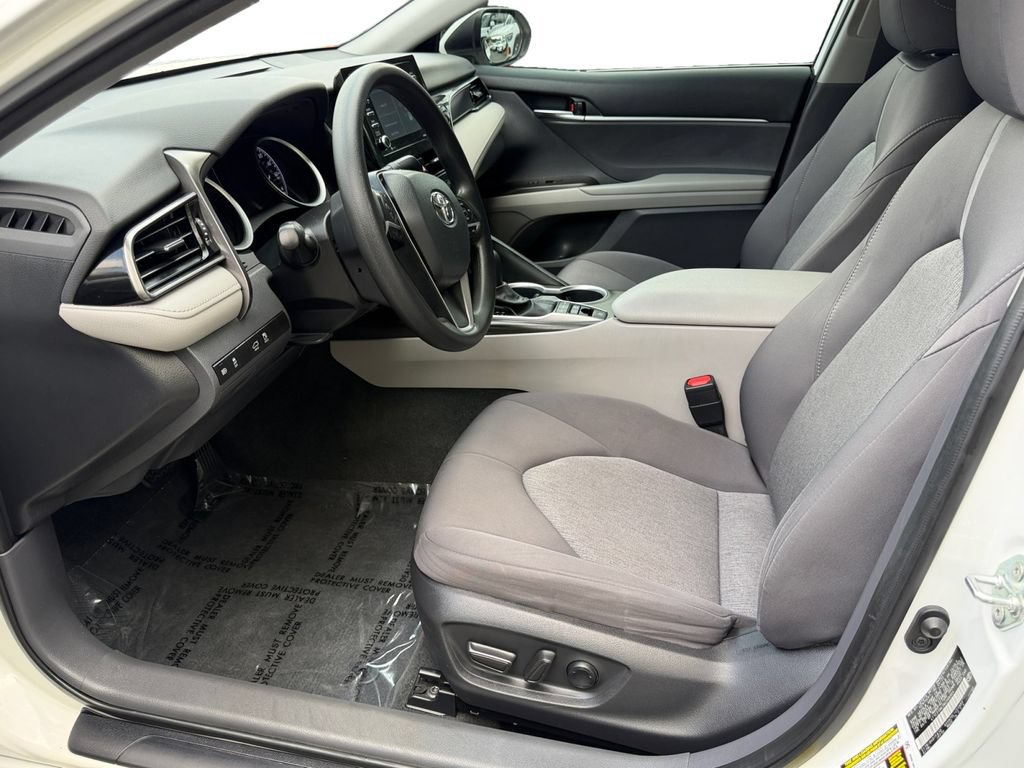 Used 2022 Toyota Camry LE FWD image 17