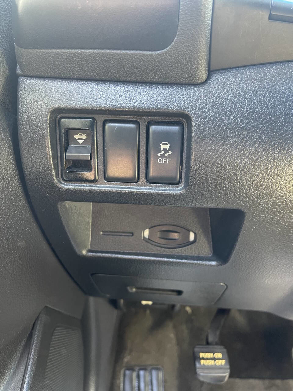 Used 2011 Nissan Altima 3.5 SR w/ 3.5SR Premium Pkg image 29