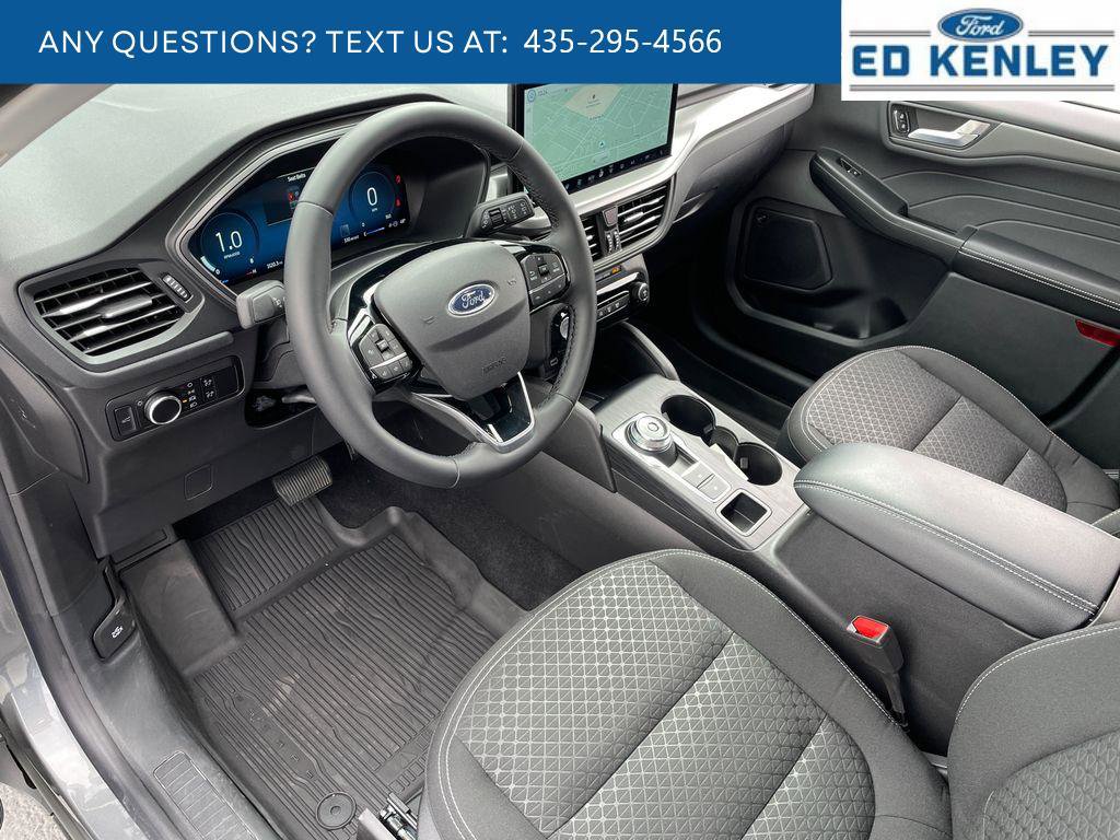 Used 2025 Ford Escape Active w/ Active Premium Tech Pack image 4