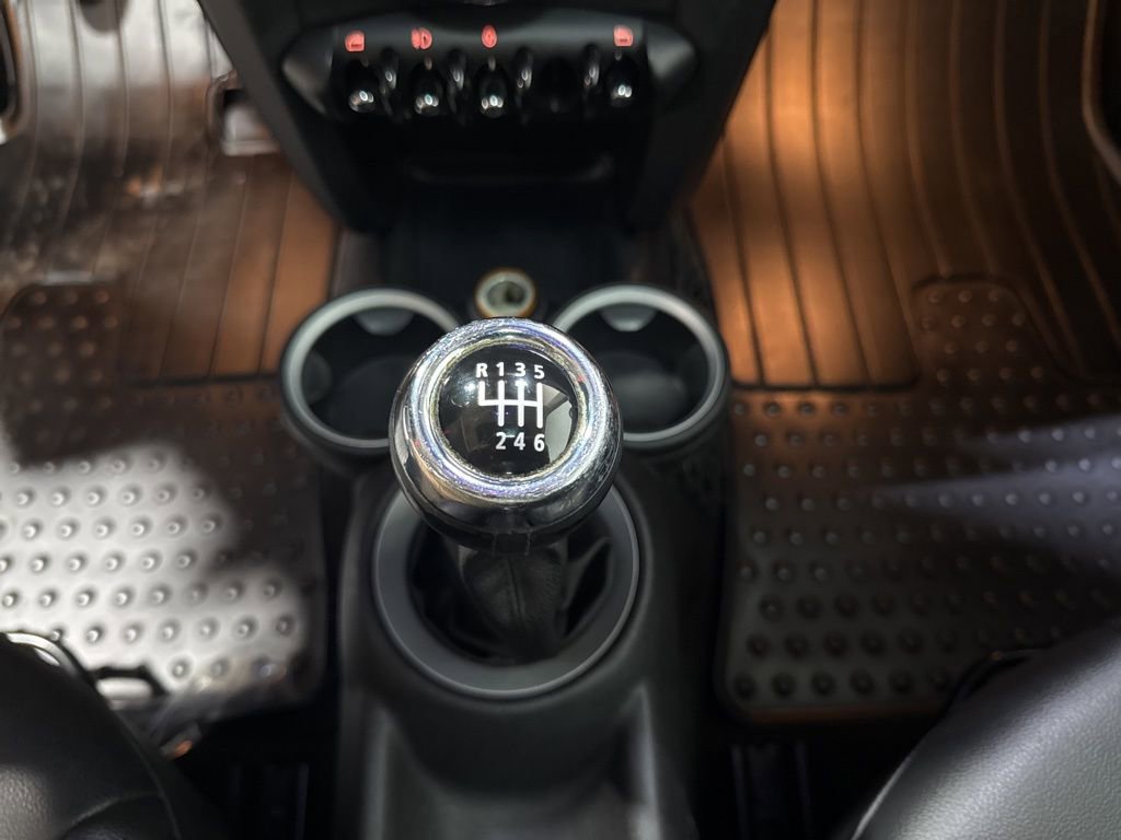 Used 2011 MINI Cooper S image 18