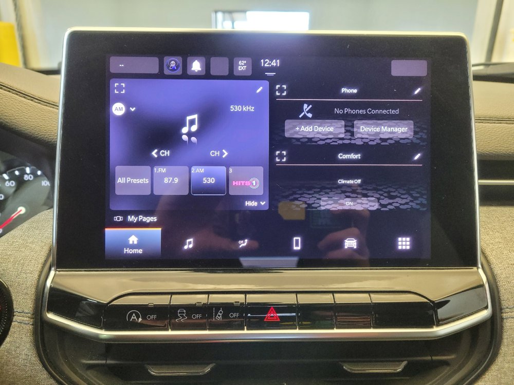 Used 2024 Jeep Compass Latitude image 25