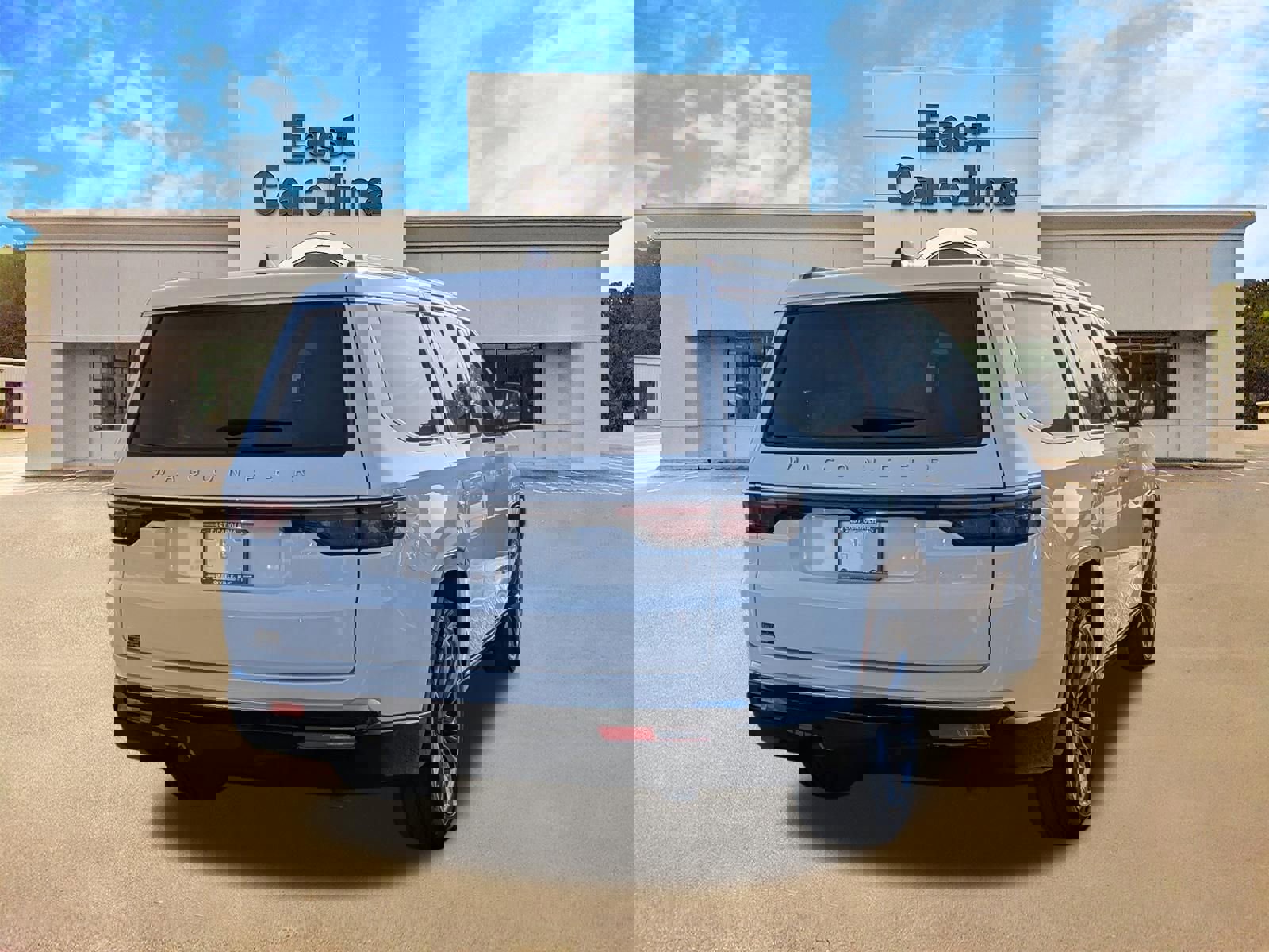 Certified 2025 Jeep Wagoneer Series III w/ Premium Group I image 3