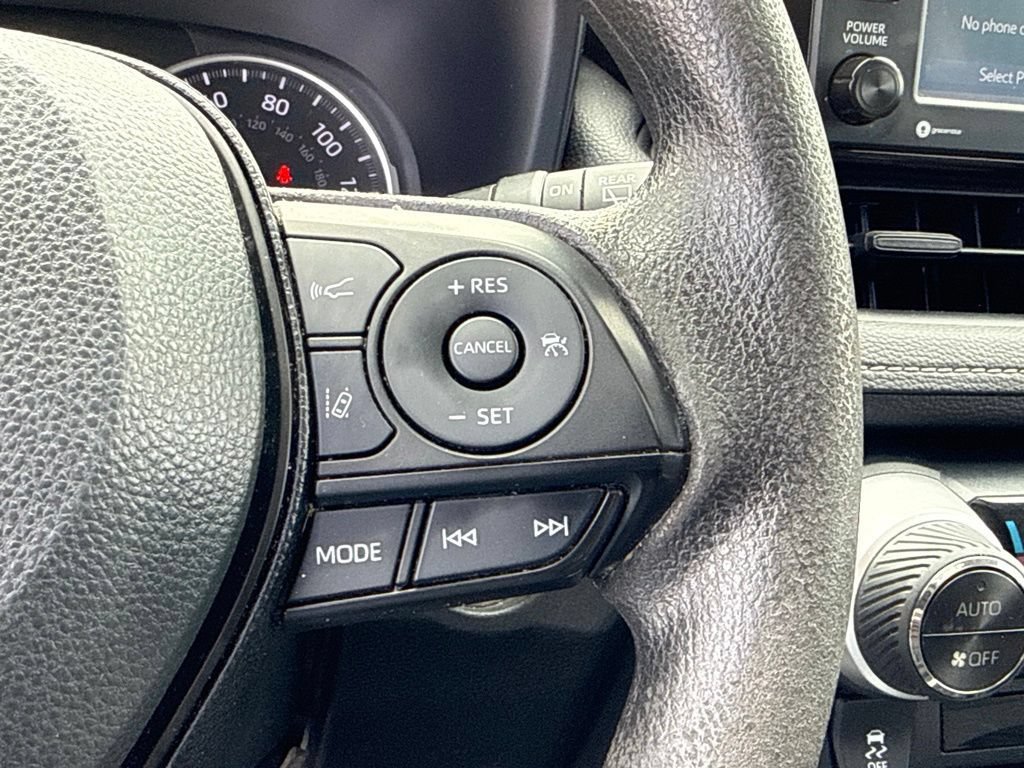 Used 2021 Toyota RAV4 XLE w/ Convenience Package FWD image 25