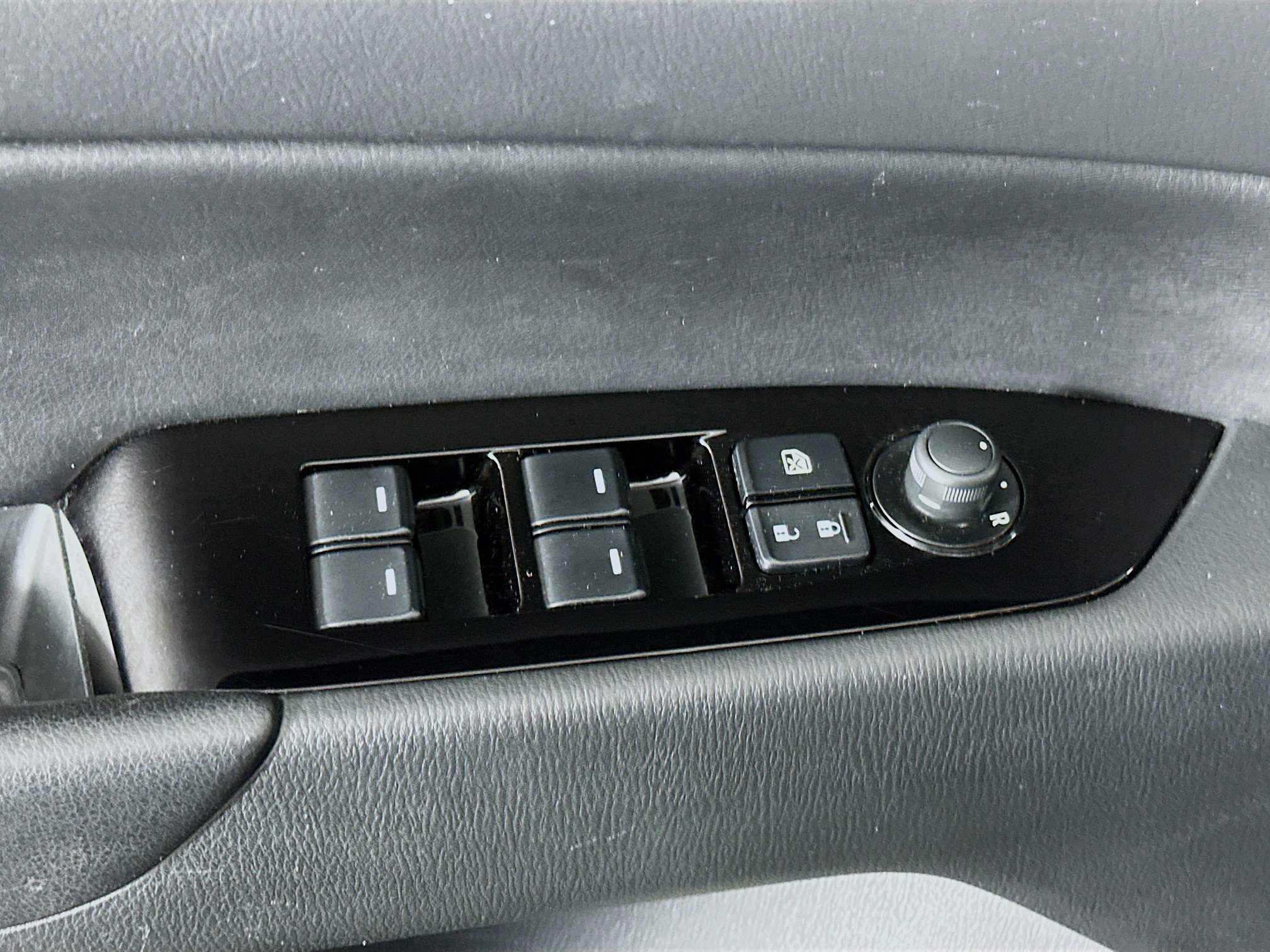 Used 2025 MAZDA CX-5 AWD 2.5 S w/ Preferred Package image 15