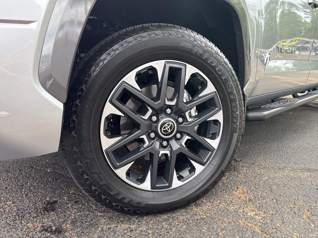 Used 2024 Toyota Tundra Limited image 2