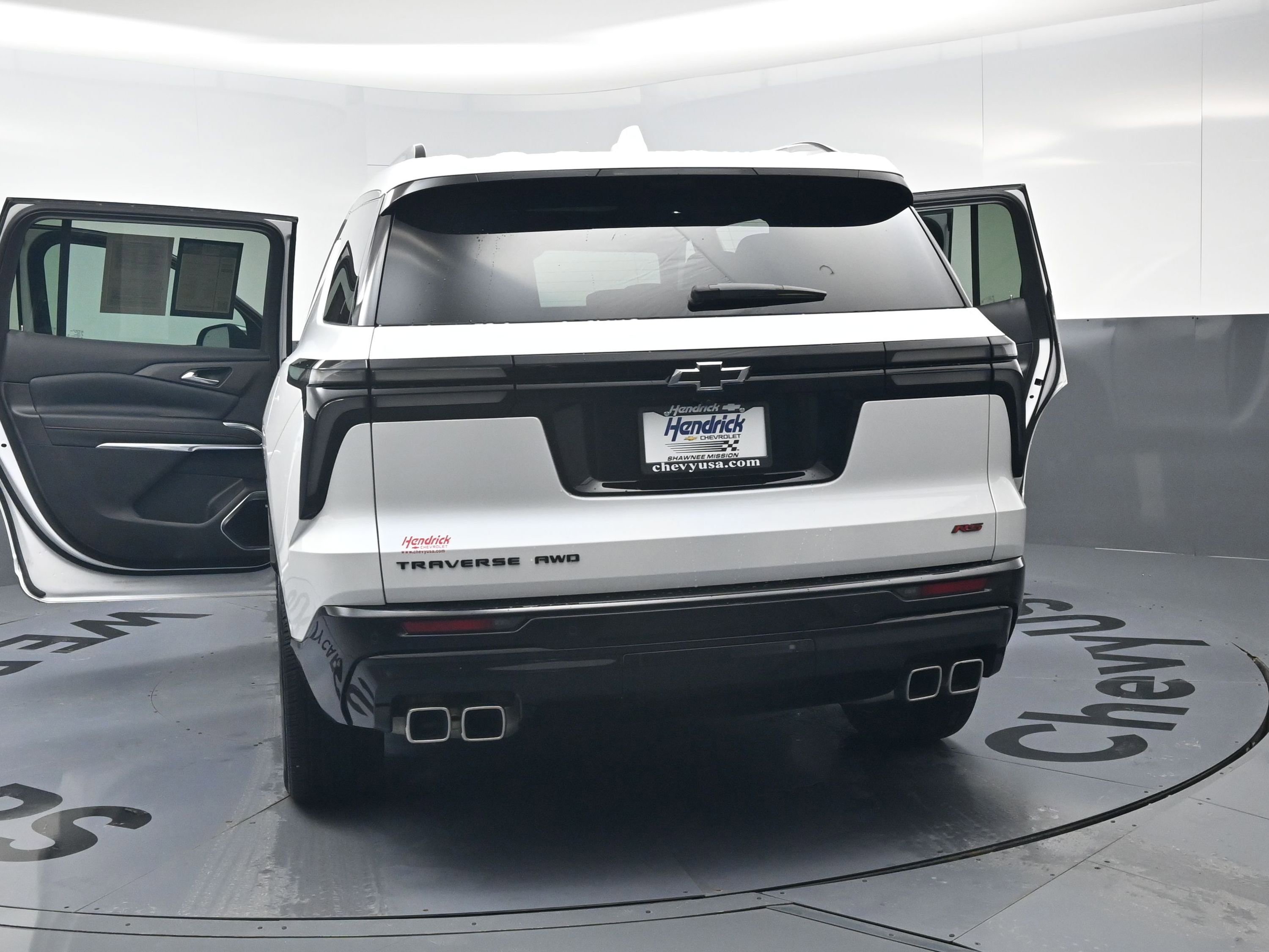 Used 2025 Chevrolet Traverse RS image 28