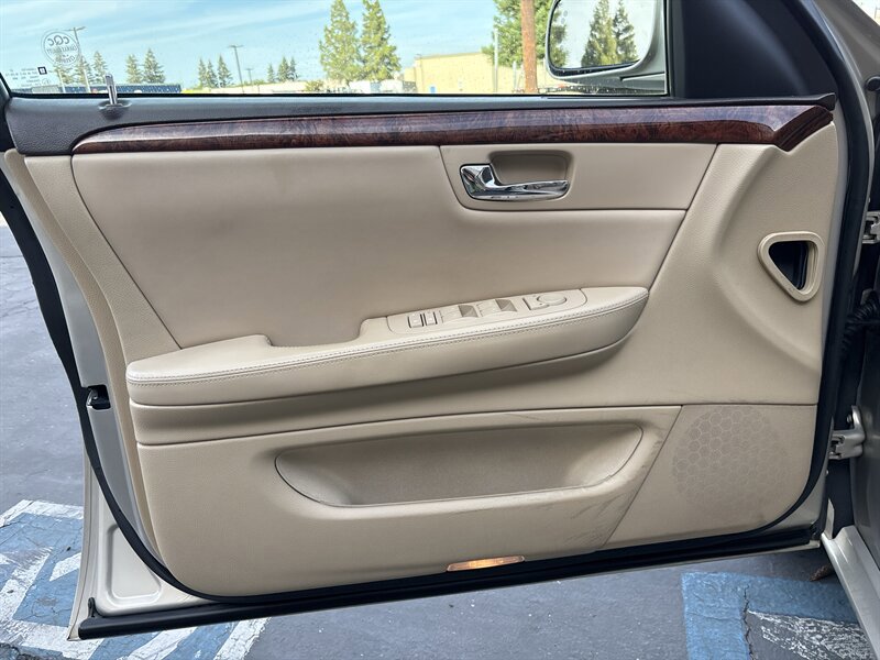 Used 2007 Cadillac DTS w/ Trunk Convenience Package FWD image 26