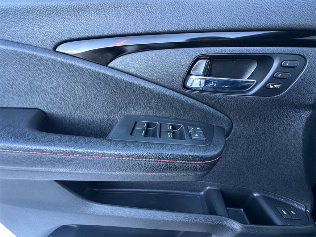 Used 2021 Honda Pilot Black Edition image 11