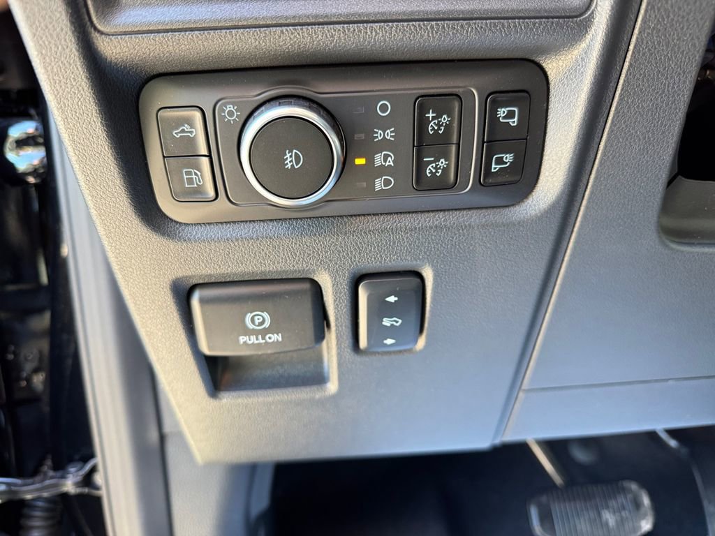New 2025 Ford F150 Lariat w/ Equipment Group 502A High image 29