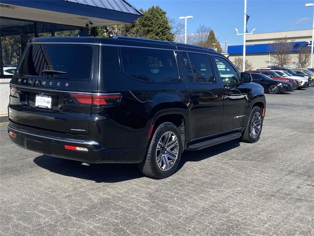 Used 2023 Jeep Wagoneer L Series II image 3
