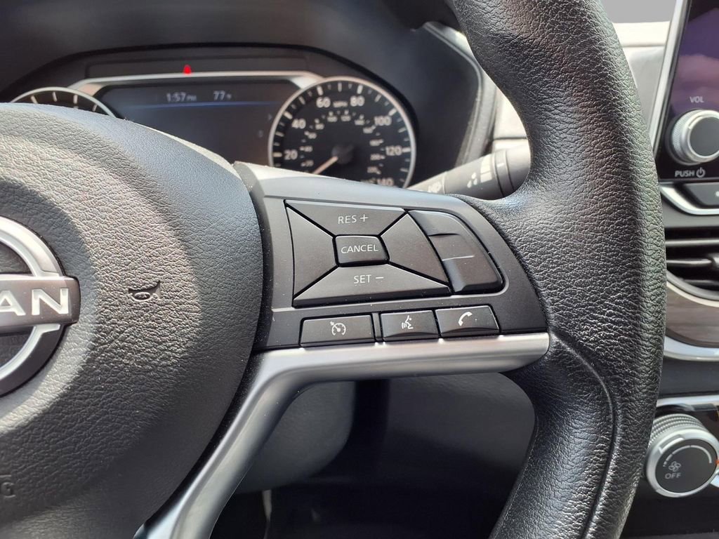 Used 2025 Nissan Altima 2.5 SV FWD image 14