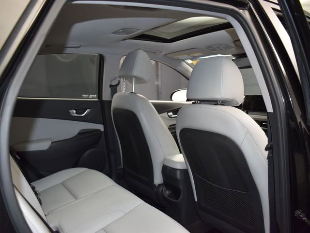 Used 2022 Hyundai Kona Limited image 11