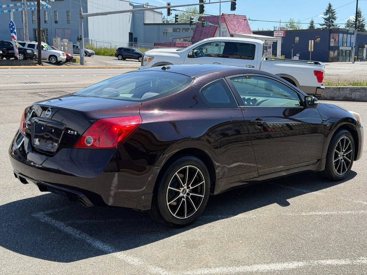 Used 2010 Nissan Altima 2.5 S w/ Premium Pkg FWD image 6
