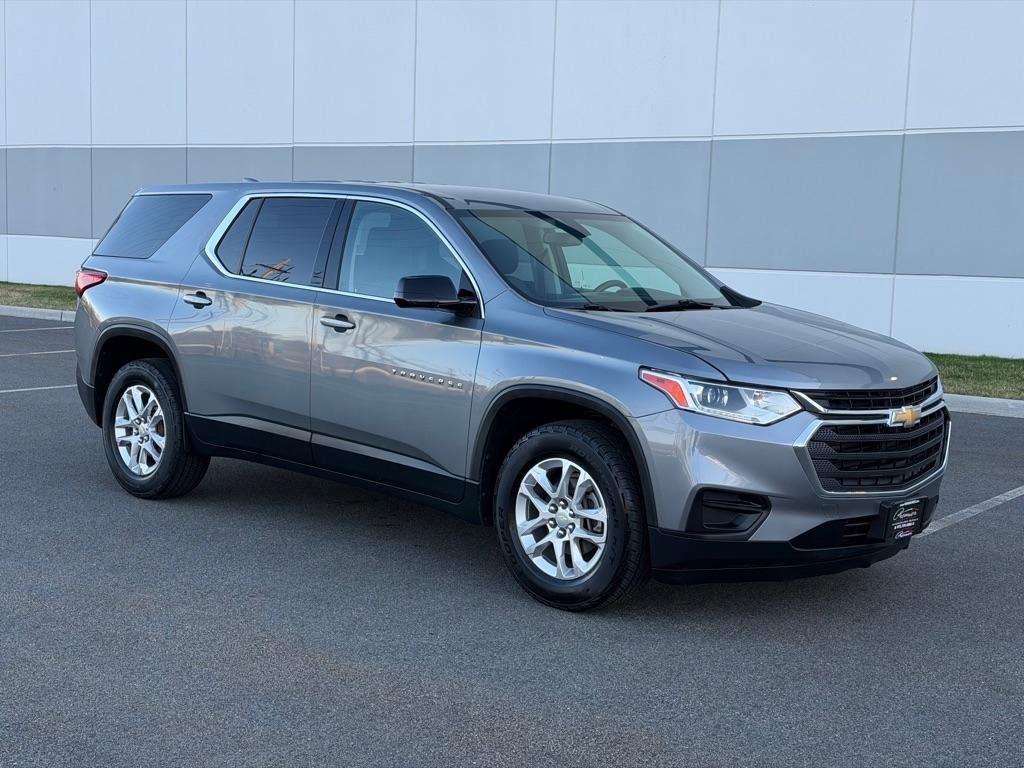 Used 2018 Chevrolet Traverse LS FWD image 3