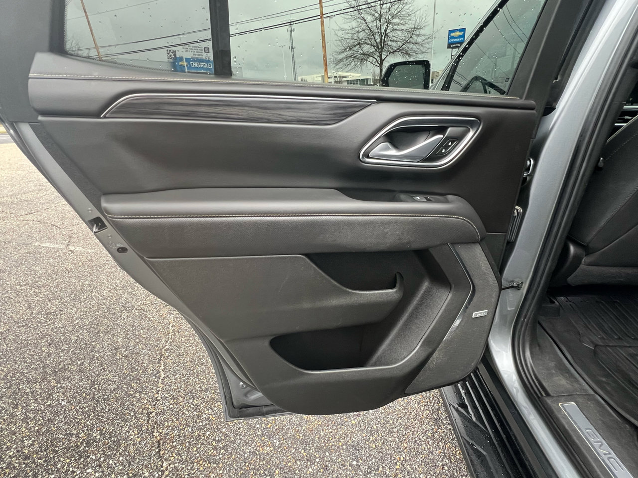 Used 2022 GMC Yukon SLT w/ SLT Premium Package image 36