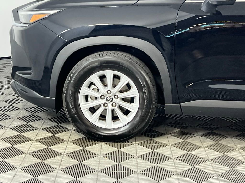 Used 2025 Toyota Grand Highlander AWD image 14