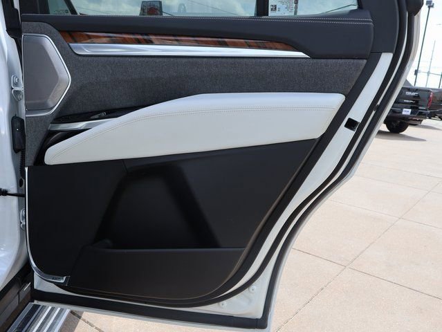 Certified 2025 Cadillac Escalade Premium Luxury Platinum image 14