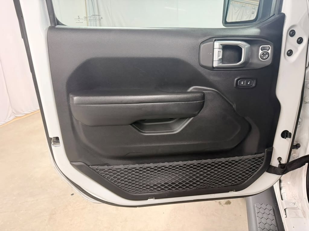 Used 2020 Jeep Wrangler Sport AWD/4WD image 21