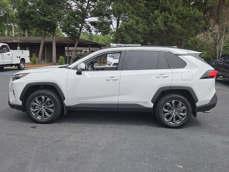 Used 2024 Toyota RAV4 XLE Premium w/ Weather Package AWD/4WD image 5