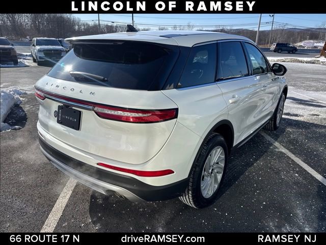 Used 2023 Lincoln Corsair Standard w/ Rear Removable Package Tray image 7