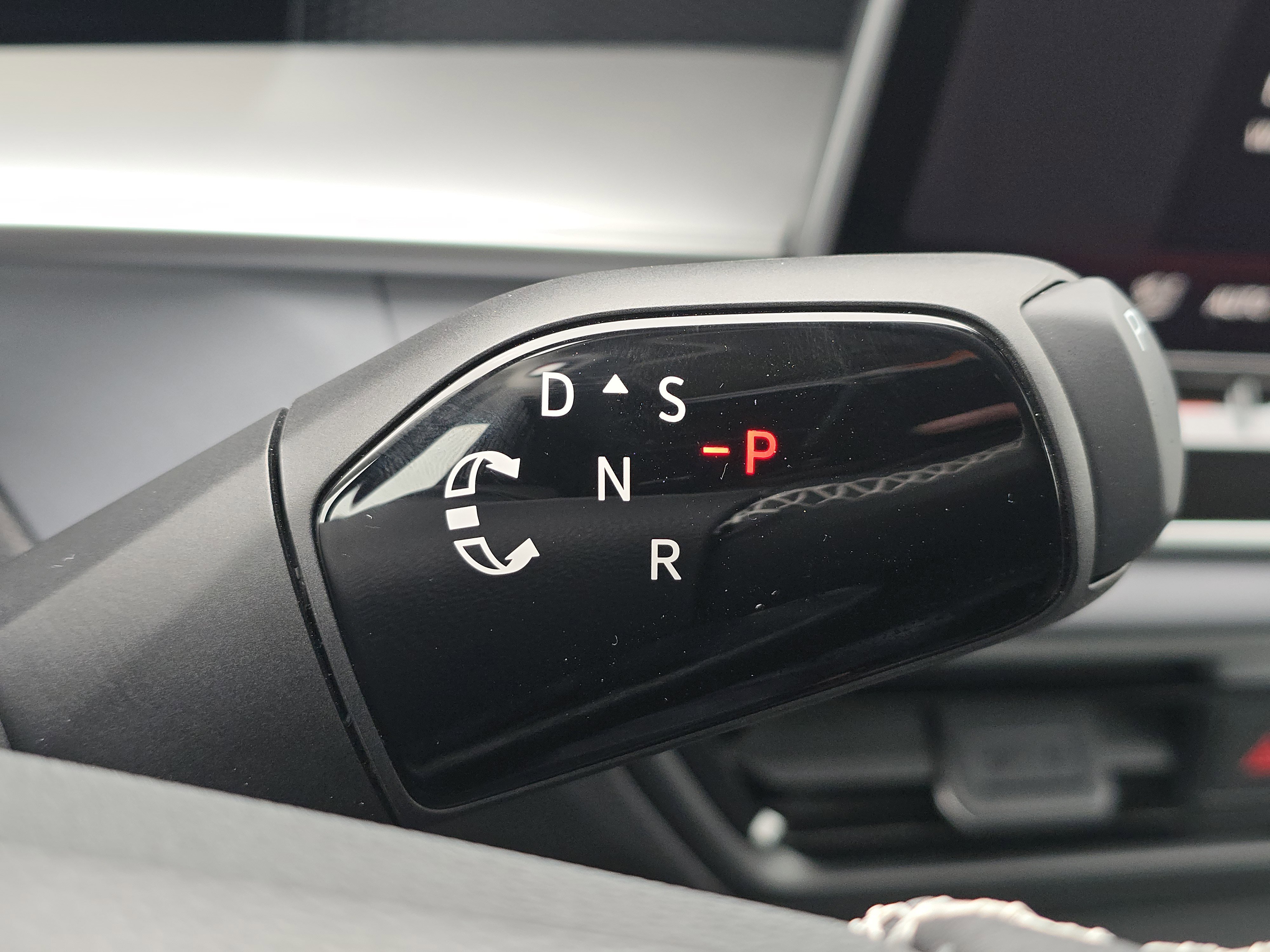 New 2026 Volkswagen Tiguan SE image 26