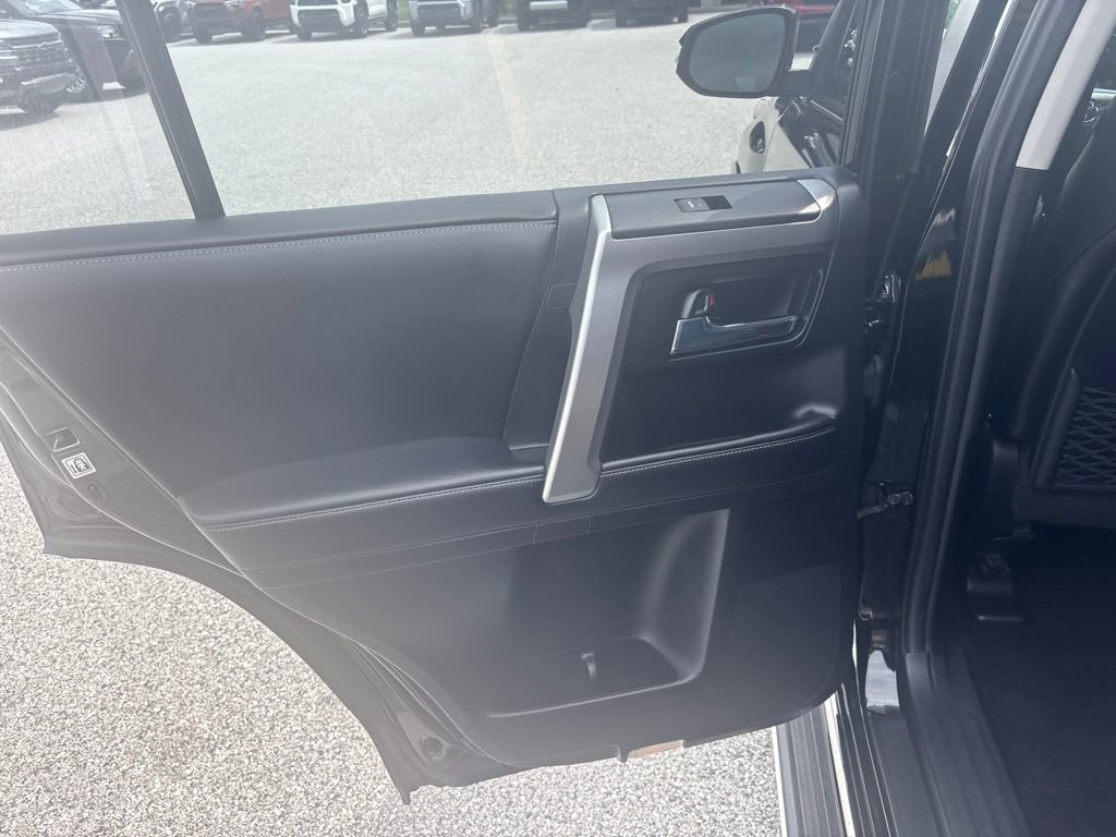 Used 2017 Toyota 4Runner Limited AWD/4WD image 22