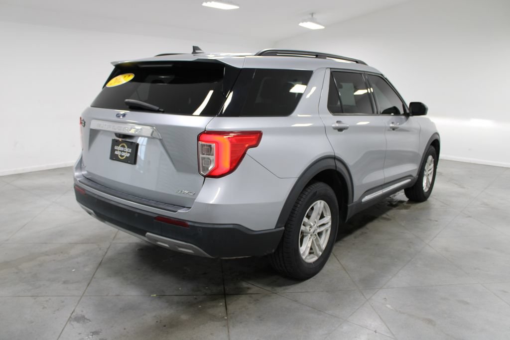 Used 2022 Ford Explorer XLT w/ Equipment Group 202A AWD/4WD image 9