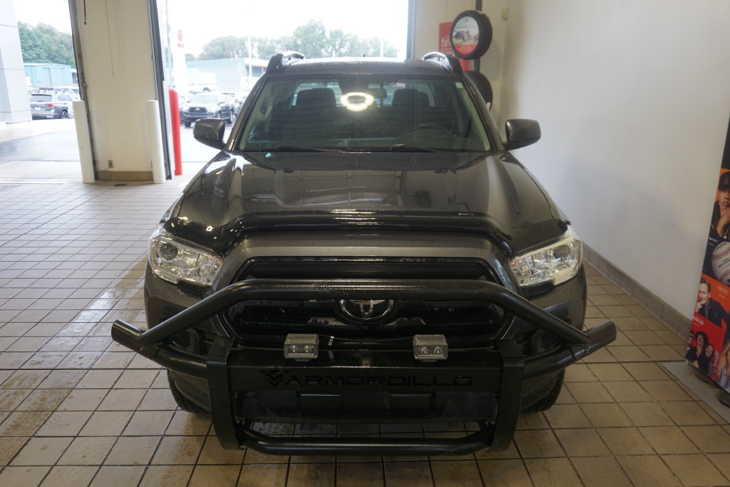 Used 2023 Toyota Tacoma SR AWD/4WD image 12