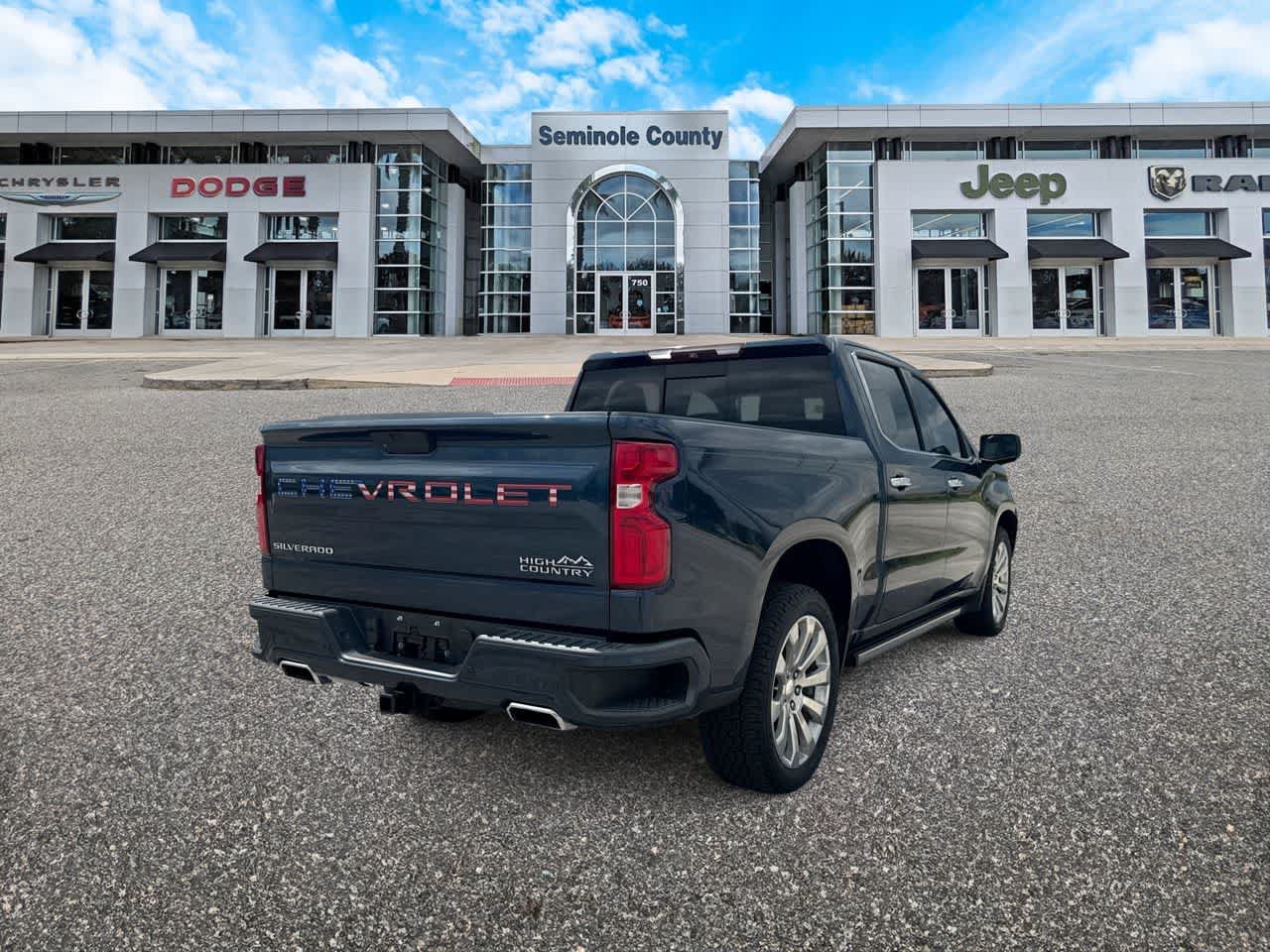 Used 2019 Chevrolet Silverado 1500 High Country w/ Technology Package RWD image 8