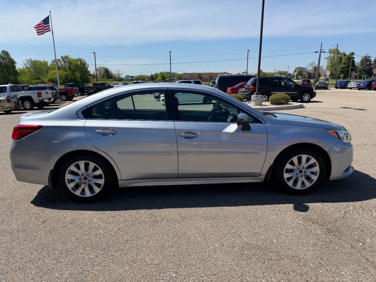 Used 2017 Subaru Legacy 2.5i Premium AWD/4WD image 6