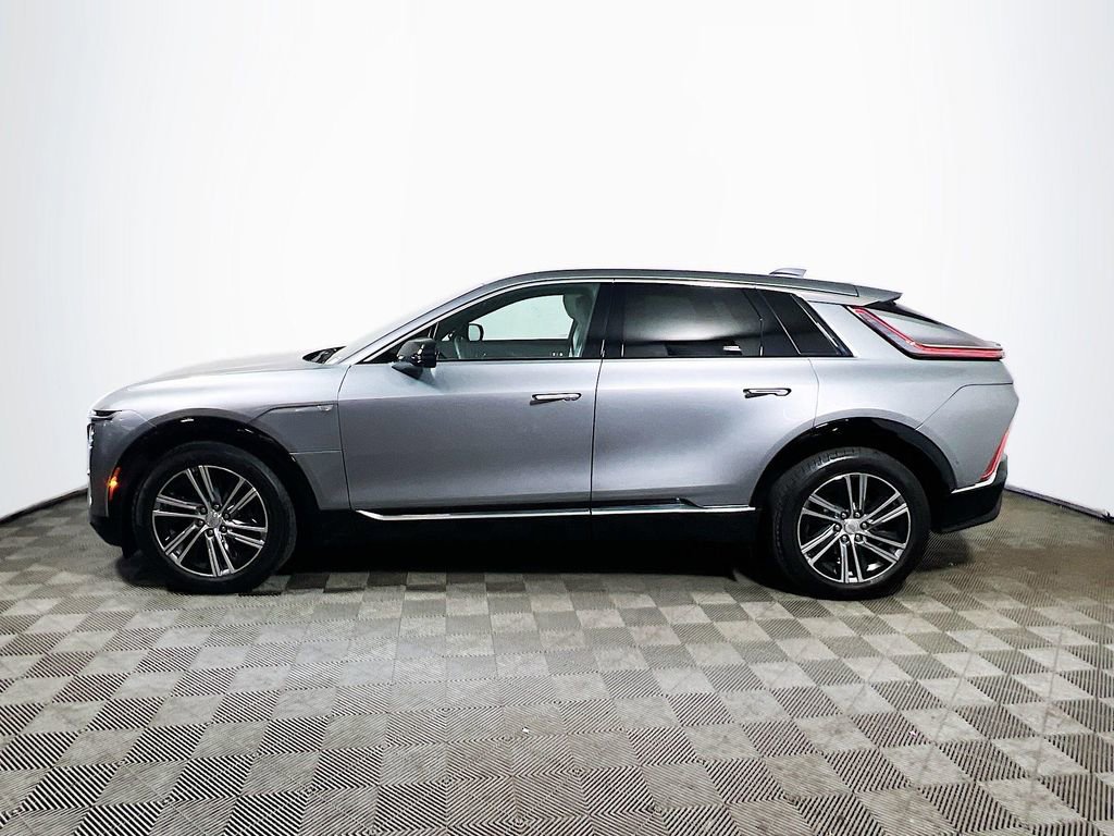 Used 2024 Cadillac Lyriq Luxury RWD image 5