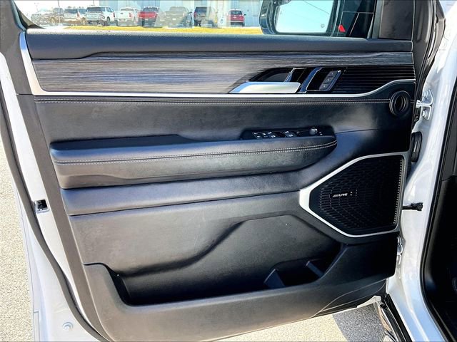 Used 2024 Jeep Wagoneer L Series II w/ Flexible Seating Group image 9