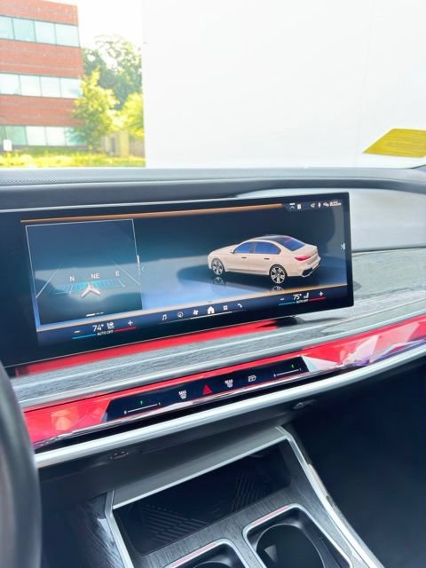 Used 2024 BMW 740i xDrive AWD/4WD image 14