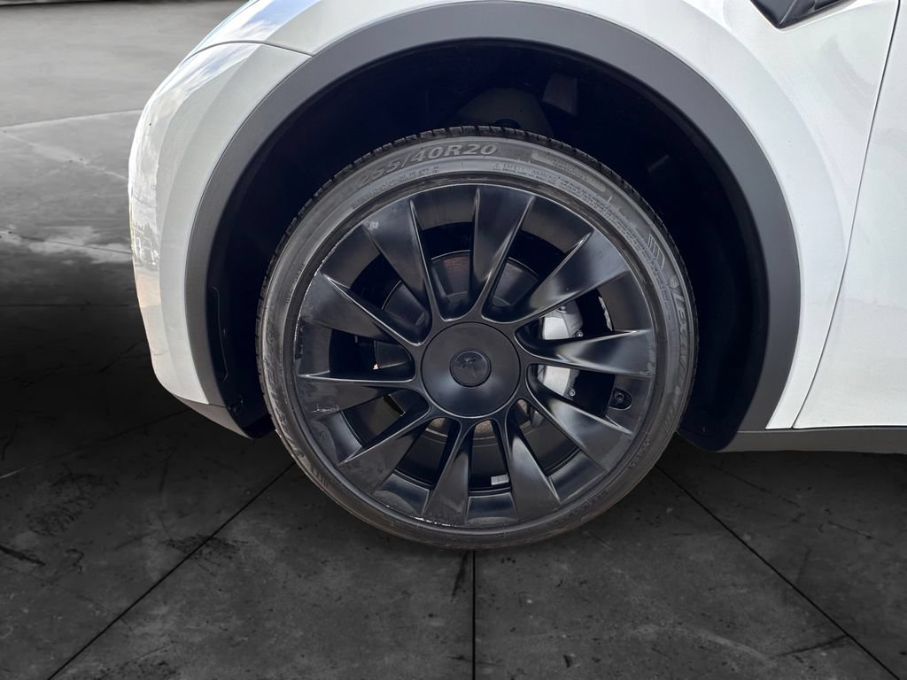 Used 2023 Tesla Model Y Long Range AWD/4WD image 14